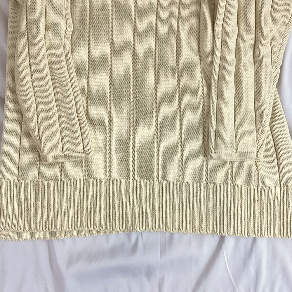 Eddie Bauer Women’s Cream Sz L Sweater w/Split Hem - Picture 3 of 4